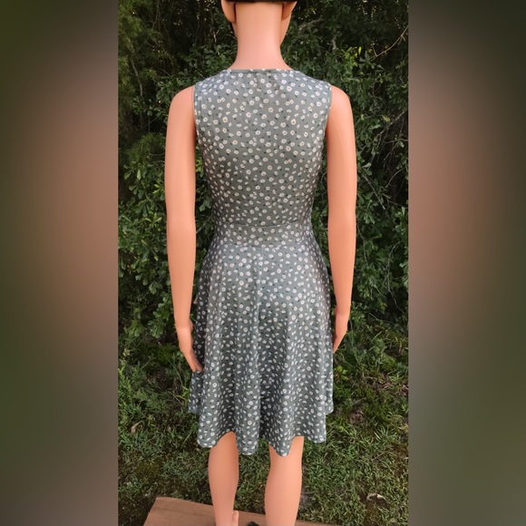 NWOT GUBERRY Floral Sleeveless Dress - Picture 5 of 15